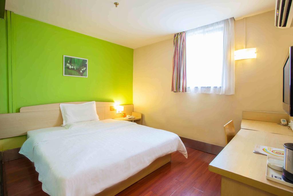 7Days Inn Shanghai Railway Station Room photo